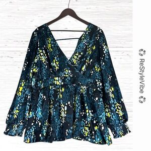 TORRID Women’s Size 2 2X 18-20 Top Shirt Blouse Peplum V-Neck Long Sleeve Boho